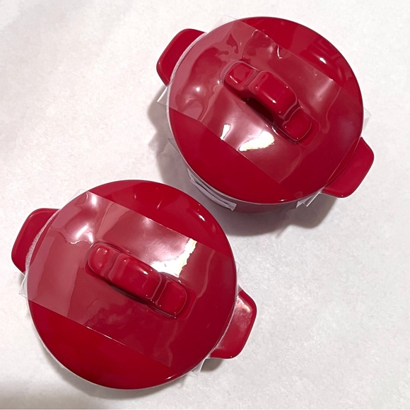 Rae Dunn Set of Two (2) XOXO Ceramic Mini Casserole Dishes in Red - Picture 6 of 9